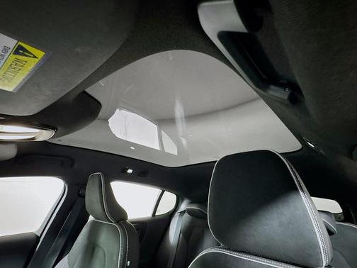 Fusion Red Metallic 2023 Volvo C40 Recharge Pure Electric Twin Plus