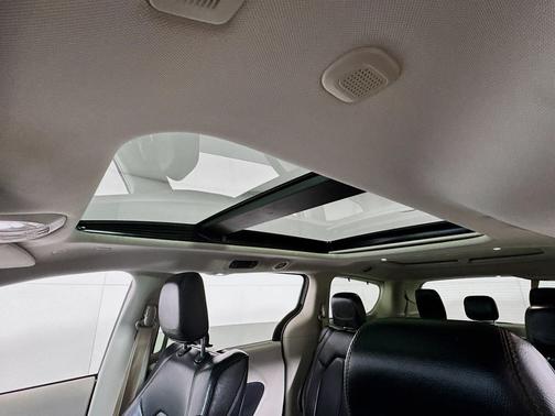 2018 Chrysler Pacifica Touring-L