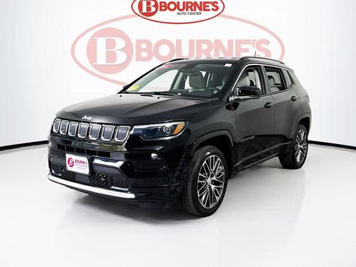 Diamond Black Crystal Pearlcoat 2022 Jeep Compass Limited