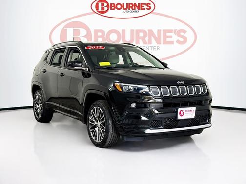 Diamond Black Crystal Pearlcoat 2022 Jeep Compass Limited