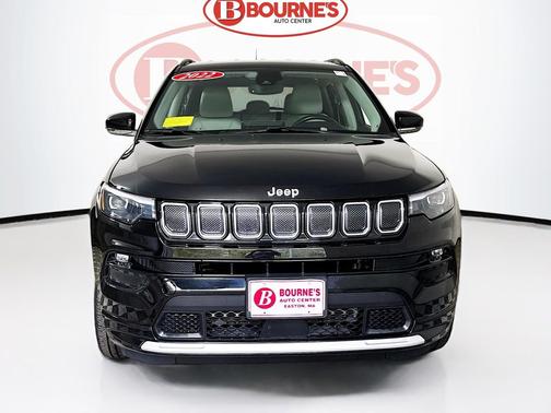 Diamond Black Crystal Pearlcoat 2022 Jeep Compass Limited