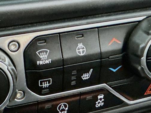 Bikini Pearlcoat 2020 Jeep Wrangler Unlimited Sahara