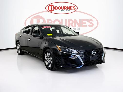 Super Black 2025 Nissan Altima S FWD