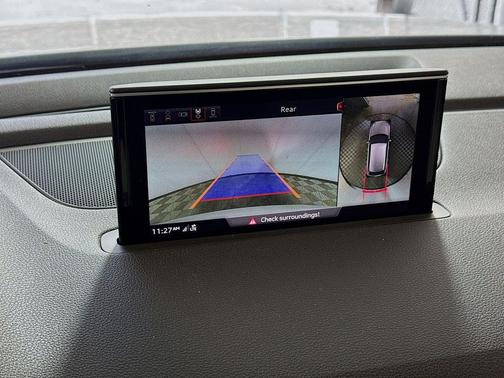 2019 Audi Q7 w/Navigation,Leather,Pano Sunroof