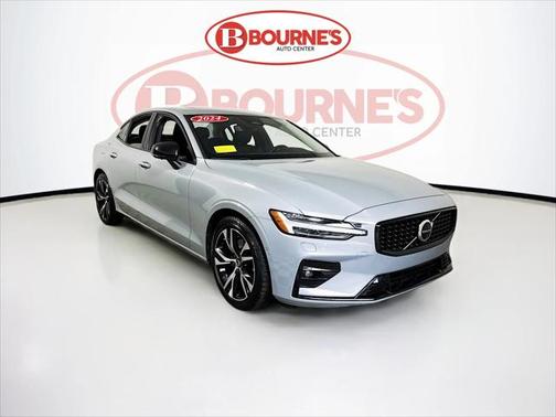 2024 Volvo S60 B5 Plus Dark Theme