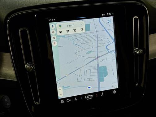 2024 Volvo XC40 B5 Core Dark Theme
