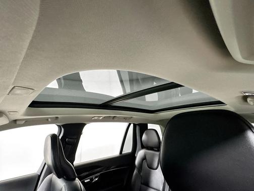 2019 Volvo XC90 T5 Momentum