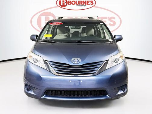 2017 Toyota Sienna LE