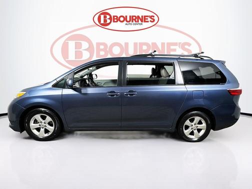 2017 Toyota Sienna LE