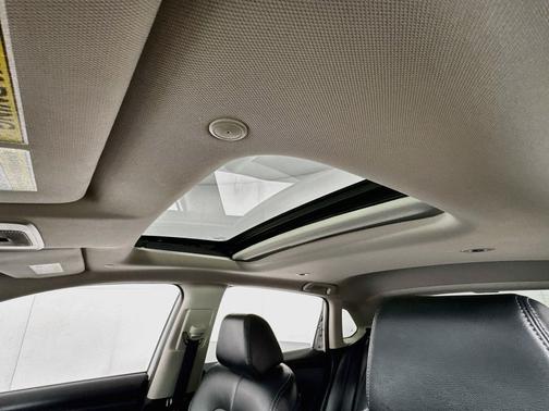 Platinum White Pearl 2023 Honda HR-V EX-L