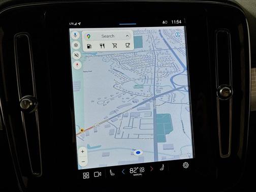 2025 Volvo XC40 B5 Core Bright Theme