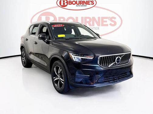 2025 Volvo XC40 B5 Core Bright Theme