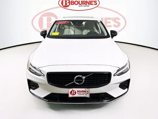 2021 Volvo S60 T5 Momentum