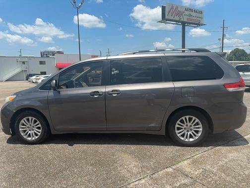 2013 Toyota Sienna XLE