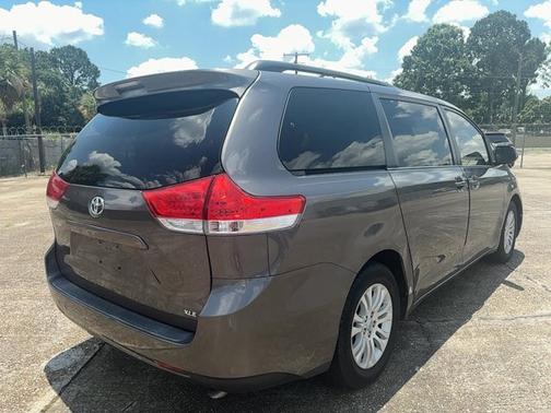 2013 Toyota Sienna XLE