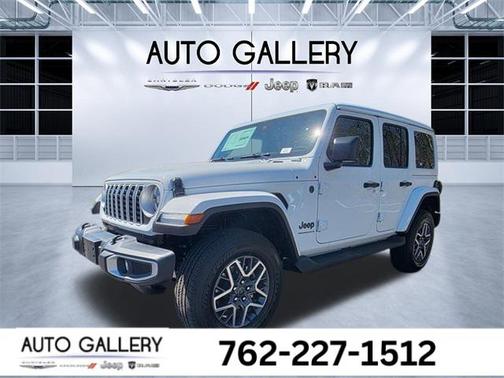 2025 Jeep Wrangler 4-Door Sahara 4x4