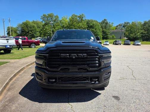 2025 RAM 3500 Laramie Crew Cab 4x4 8' Box