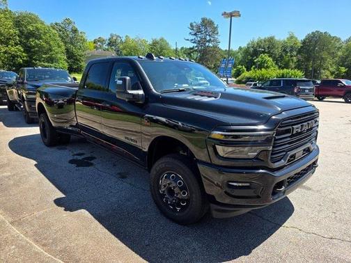 2025 RAM 3500 Laramie Crew Cab 4x4 8' Box