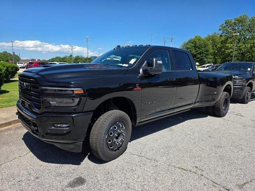2025 RAM 3500 Laramie Crew Cab 4x4 8' Box