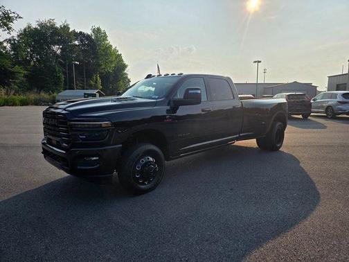 2025 RAM 3500 Laramie Crew Cab 4x4 8' Box