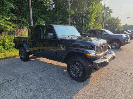 2025 Jeep Gladiator Sport S