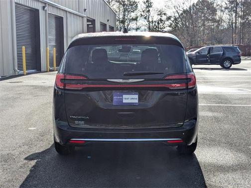 2025 Chrysler Pacifica L