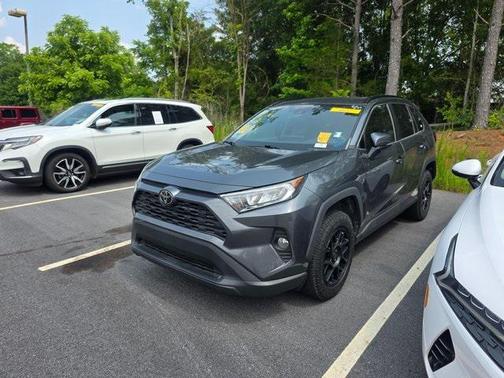 2020 Toyota RAV4 XLE