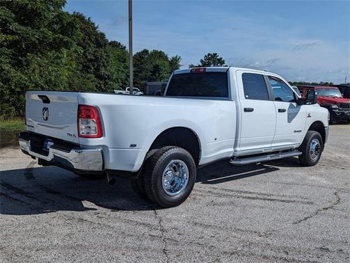2024 RAM 3500 Big Horn Crew Cab 4x4 8' Box