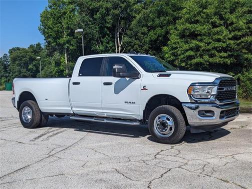 2024 RAM 3500 Big Horn Crew Cab 4x4 8' Box