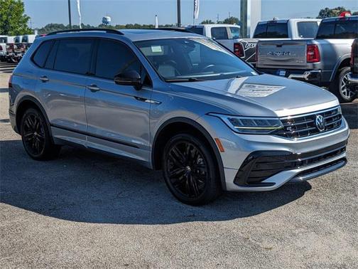 2022 Volkswagen Tiguan 2.0T SE R-Line Black 4MOTION
