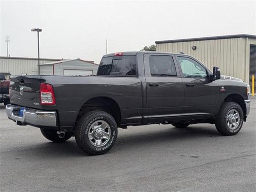 2024 RAM 2500 Tradesman Crew Cab 4x4 6'4' Box