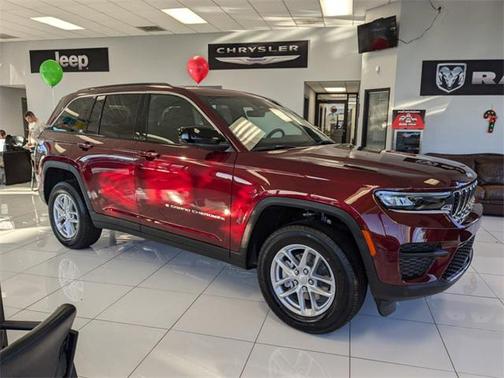 2025 Jeep Grand Cherokee Laredo