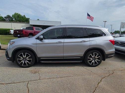 2022 Honda Pilot Touring 8-Passenger