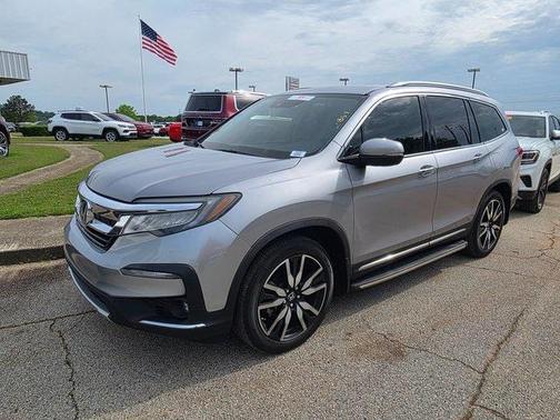 2022 Honda Pilot Touring 8-Passenger