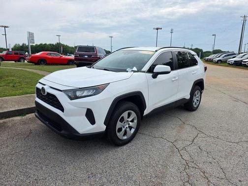 2020 Toyota RAV4 LE