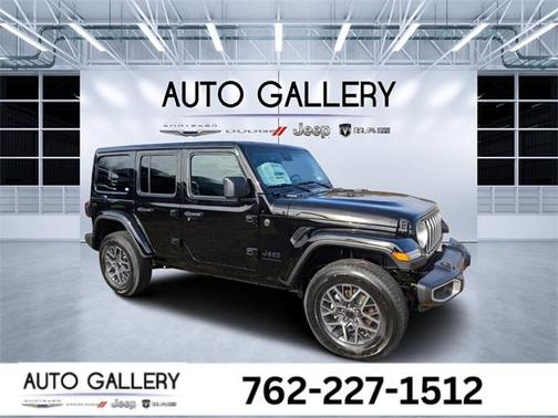 2025 Jeep Wrangler 4-Door Sahara 4x4