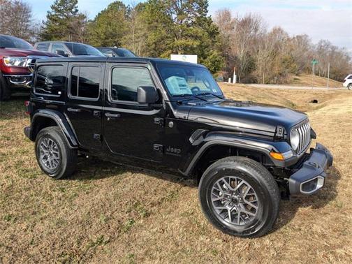 2025 Jeep Wrangler 4-Door Sahara 4x4