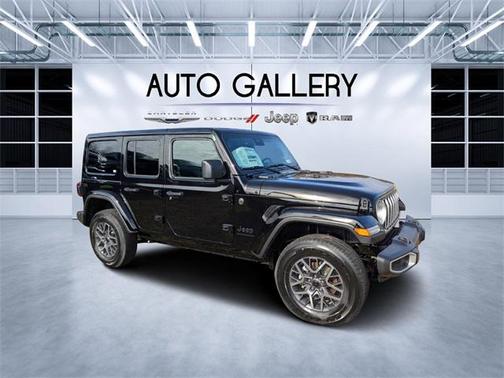 2025 Jeep Wrangler 4-Door Sahara 4x4