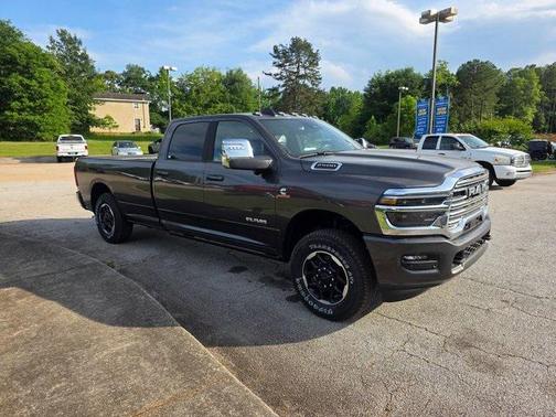 2025 RAM 2500 Laramie Crew Cab 4x4 8' Box