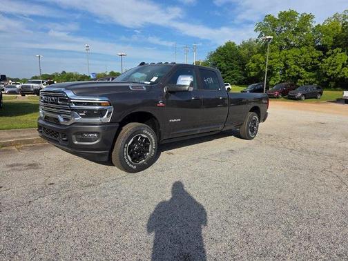2025 RAM 2500 Laramie Crew Cab 4x4 8' Box