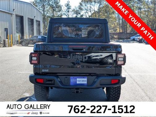 2025 Jeep Gladiator Willys