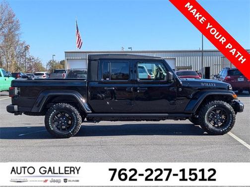 2025 Jeep Gladiator Willys