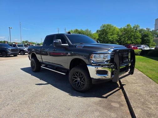 2024 RAM 2500 Tradesman Crew Cab 4x4 6'4' Box