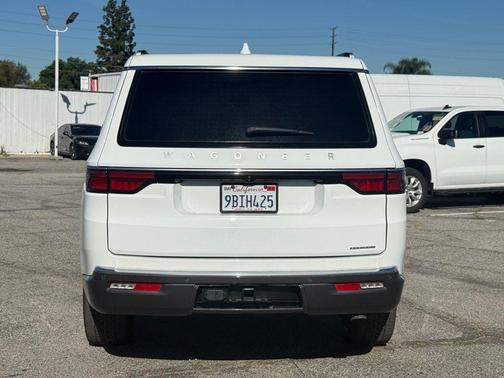 2022 Jeep Wagoneer Series II