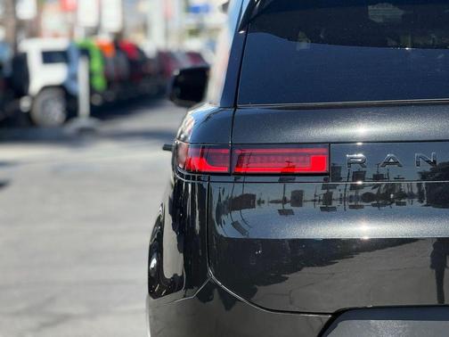 2024 Land Rover Range Rover Sport SE