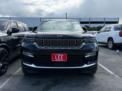 2022 Jeep Grand Cherokee Summit