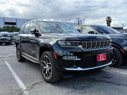 2022 Jeep Grand Cherokee Summit