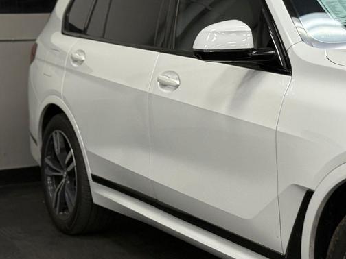 2021 BMW X7 M50i
