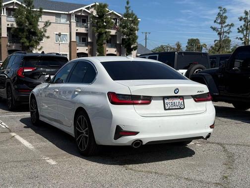2021 BMW 330 i