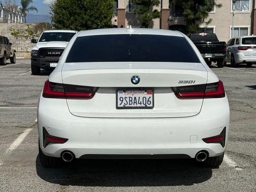 2021 BMW 330 i